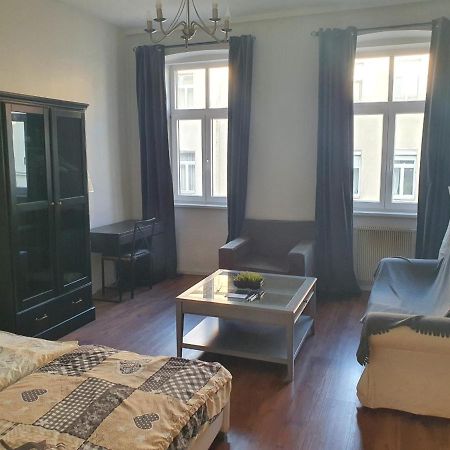 Spacious Apartment Near The Center Viena Exterior foto